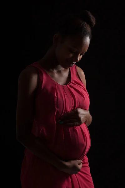 Zwangere Afro-Amerikaanse vrouw - zwarte mensen - zwarte mensen — Stockfoto