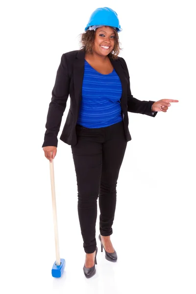 Donna afroamericana con un martello da demolizione - Black peop — Foto Stock
