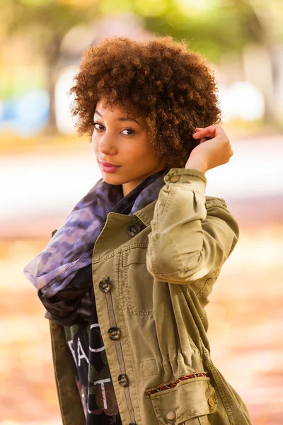 Autumn outdoor portrait of beautiful African American young woma — Stock Photo, Image