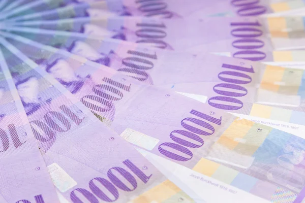Billets de banque en francs suisses étalés sur le sol - Suisse curr — Photo