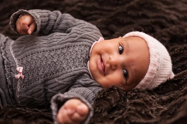 Bedårande små afrikanska amerikanska baby girl - svarta människor — Stockfoto