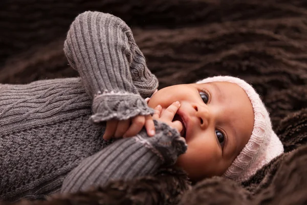 Ładny mały african american dziecko dziewczynka - czarny ludzi — Zdjęcie stockowe