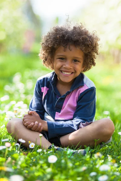 Cute african american little boy playing outdoor - Black people — Stock Photo, Image