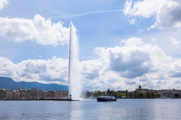 Symbol "jet d'eau" fontanna wody w Genewie — Zdjęcie stockowe