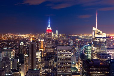 Manhattan skyline - New York - ABD hava gece görünümü
