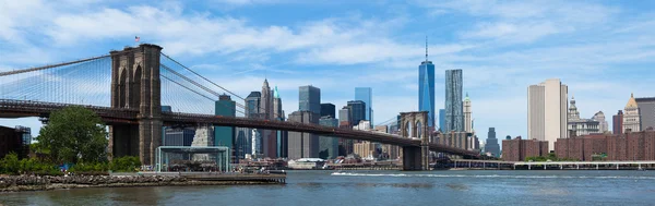 在纽约下曼哈顿和布鲁克林桥的全景视图 — 图库照片