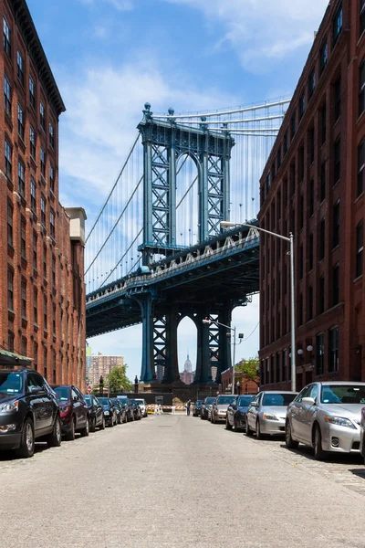 Вид на Манхэттенский мост из Бруклина - Нью-Йорк - США — стоковое фото