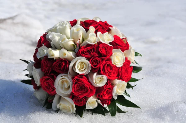 Düğün buketi beyaz kar için