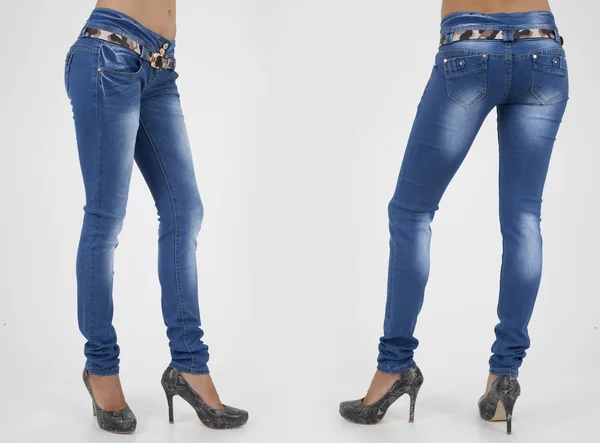 Hübsche Frauen in engen Jeans — Stockfoto