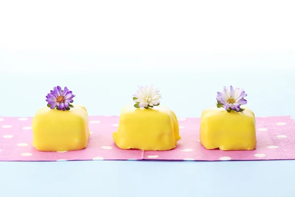 Petit four — Stockfoto