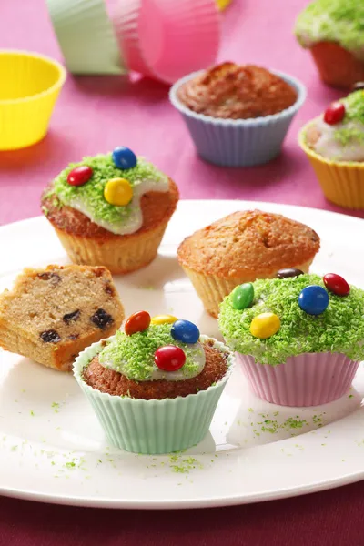 Kleurrijke muffins — Stockfoto