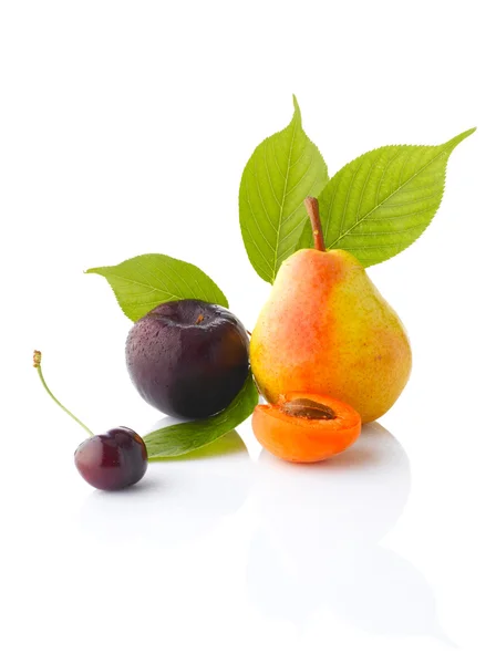 Various fruits isolated on the white background — Stock Photo, Image