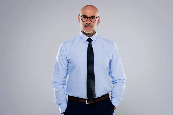 Tiro Recortado Empresário Meia Idade Executivo Vestindo Camisa Gravata Enquanto — Fotografia de Stock