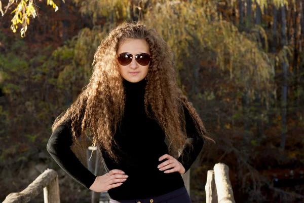 Girl in sunglasses — Stock Photo, Image