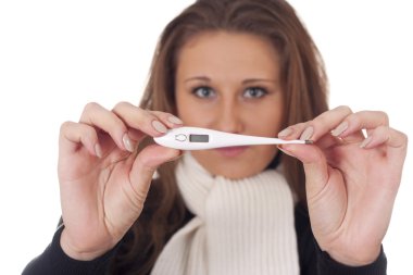 bir termometre ile kız