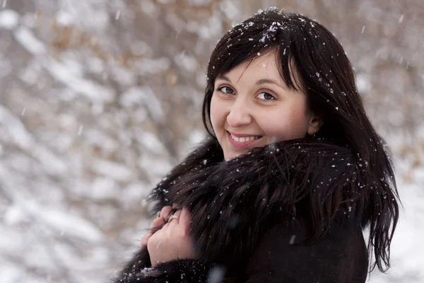 Winter portret van een meisje — Stockfoto