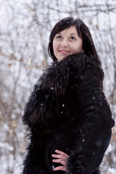 Winter portret van een meisje — Stockfoto