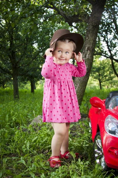 Little girl on the nature — Stock Photo, Image