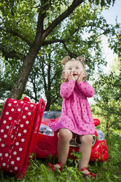Little girl on the nature — Stock Photo, Image