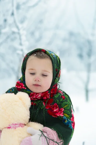 Petite fille en hiver — Photo