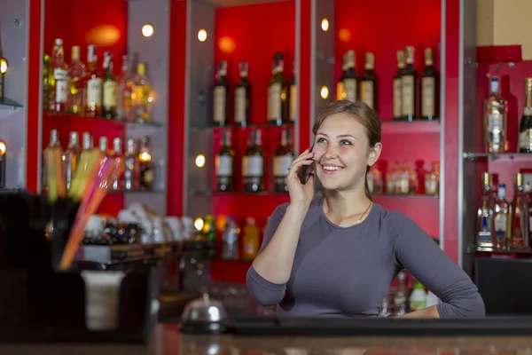 Girl talking on the phone — Stock Photo, Image