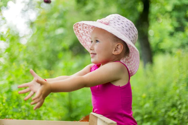 Girl in the hat — Stock Photo, Image