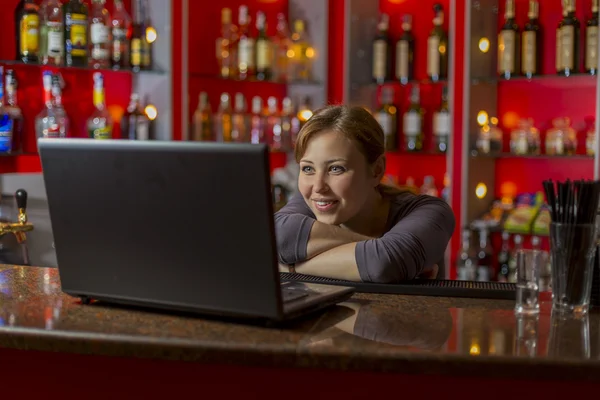 Girl with a laptop — Stock Photo, Image