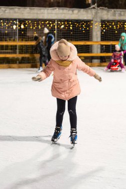 buz üzerinde paten kız