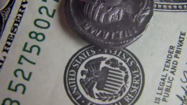 Eski Roma madeni parası 100 dolarlık banknotta.