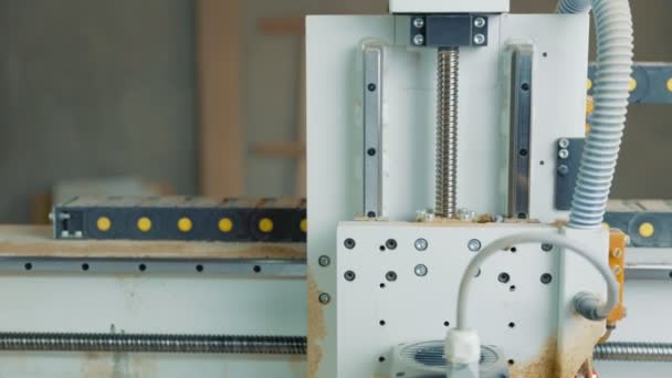 Transmission de mouvement dans une machine CNC — Video