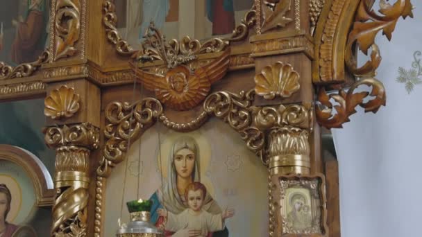 Kolinkivtsi, Ucrania - 27 de abril de 2022. El monasterio de los Santos Iguales a los Apóstoles Príncipe Vladimir. — Vídeo de stock