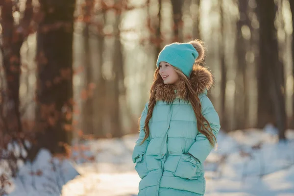 Little Girl Winter Forest Turquoise Colored Clothes — Stockfoto