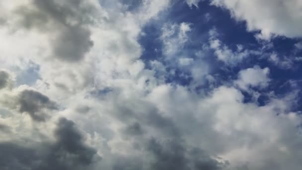 Muovendo Nuvole Bianche Attraverso Cielo — Video Stock