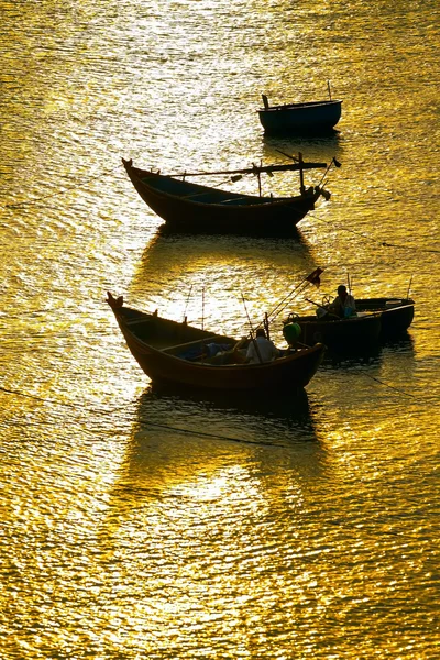 Boat silhouette sea evening — Stock Photo, Image