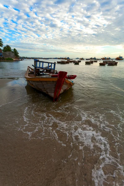 Boat ashore — Stock Photo, Image