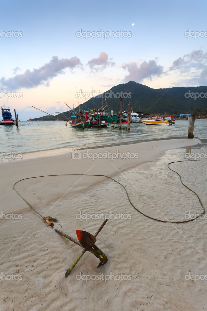 Anchor, beach, boats, sunset — Stock Photo © SergeyTimofeev 51265055