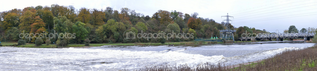 Panorama of weir on River Trent at Ratcliffe-On-Soar Power Stati