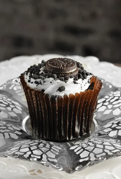 Choklad och vanilj cupcake — Stockfoto