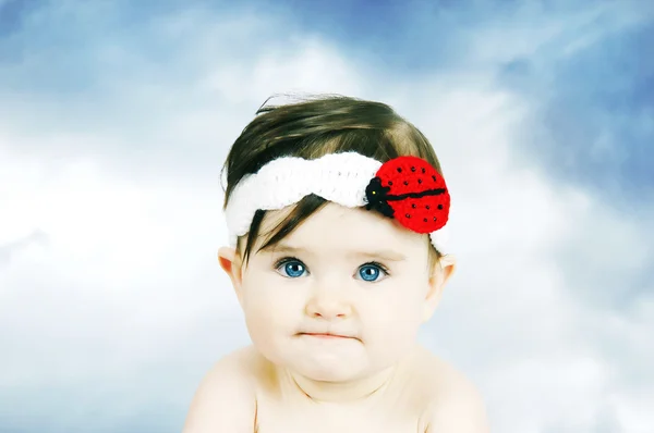 Potret seorang gadis kecil yang cantik — Stok Foto