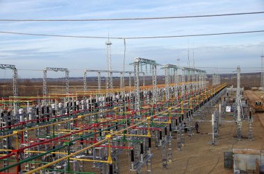 электричество подстанция строительство вольт строители провода свет кабель контакты