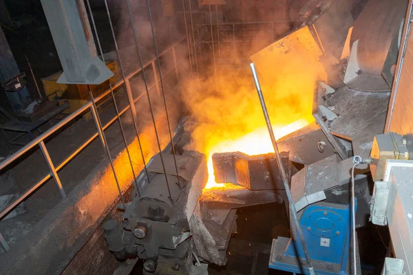 Ipar Kohászati Kemence Gyártása Fém Vörös Forró Fém Kohászat Öntödei — Stock Fotó