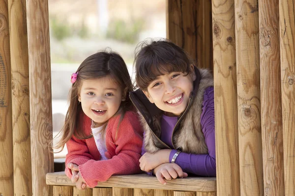 parkta oynarken mutlu oğul