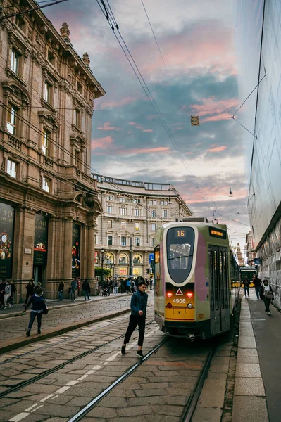 Slavný Vinobraní Tramvaj Centru Milána Itálie — Stock fotografie