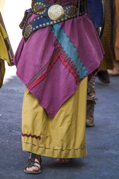 Kleurrijke lange rok van een gipsy — Stockfoto