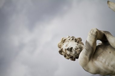 erkek heykeli çığlık