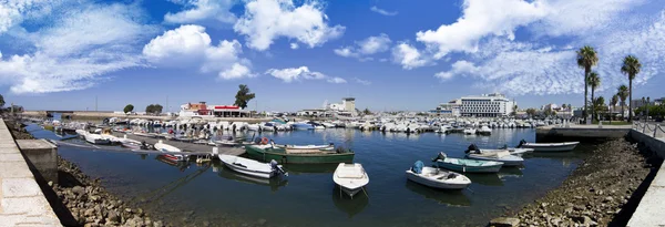 Marina avec bateaux de plaisance — Photo