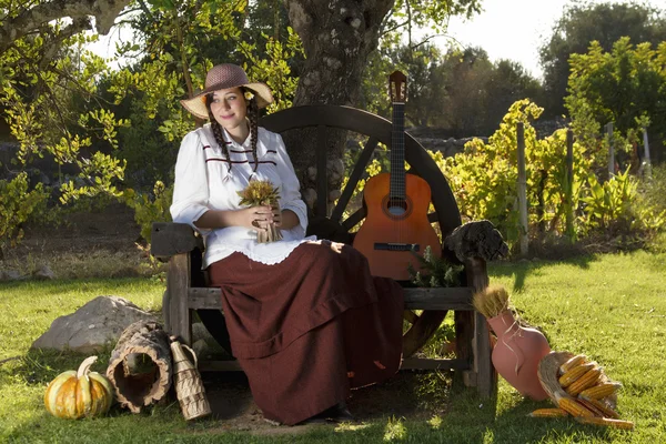 Bella ragazza in campagna — Foto Stock