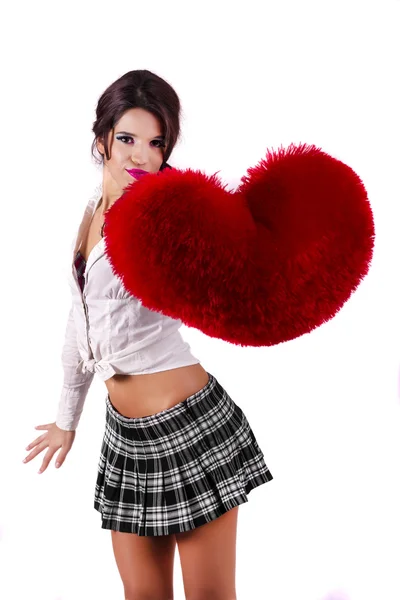 Kırmızı kalp ile güzel kız — Stok fotoğraf