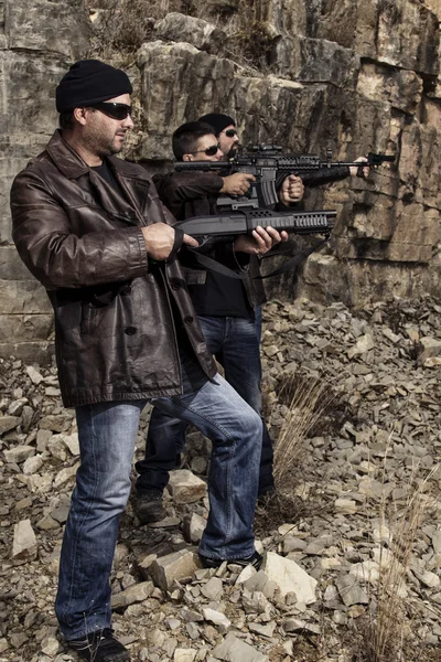 Gang members with guns — Stock Photo, Image