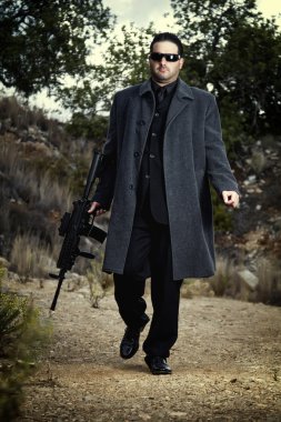 sözleşme katil agent karakteri